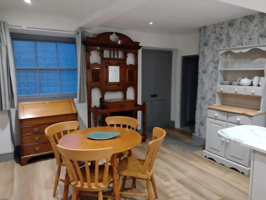 Lavender Cottage, Masham, Historic Listed, 2 Bedrooms Holiday home Masham