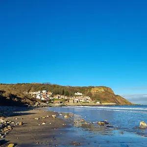 Holiday home Tulip - Staithes & Whitby - 2 Night Min - Sleeps 6 - Pet Friendly, Hinderwell